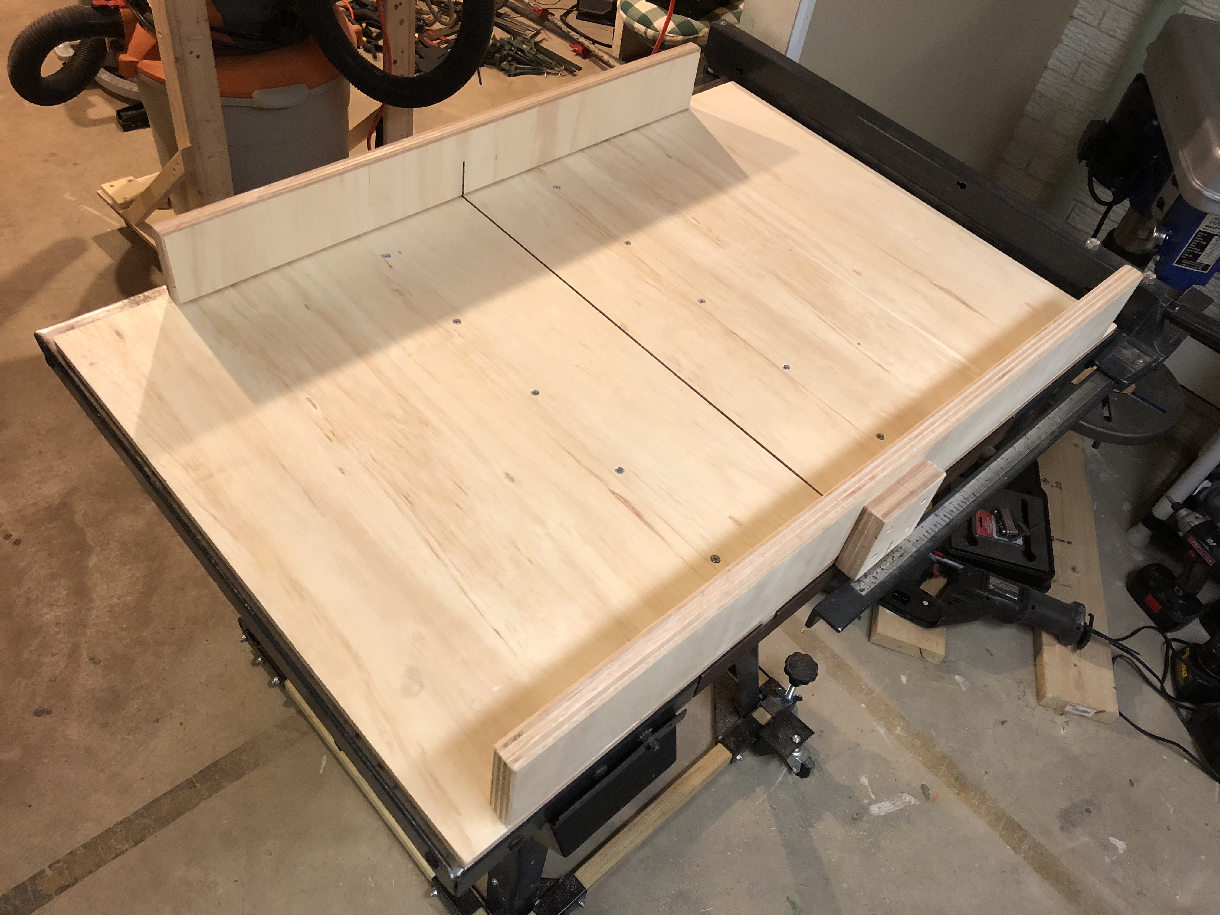 table-saw-cross-cut-sled.jpeg